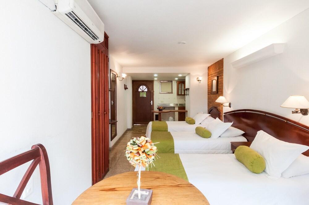 Hotel Cabo De La Vela เมเดยิน ภายนอก รูปภาพ